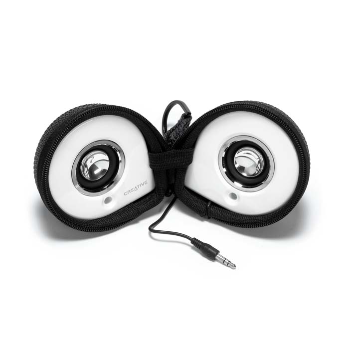 голяма снимка на CREATIVE TRAVELSOUND P30 BLACK